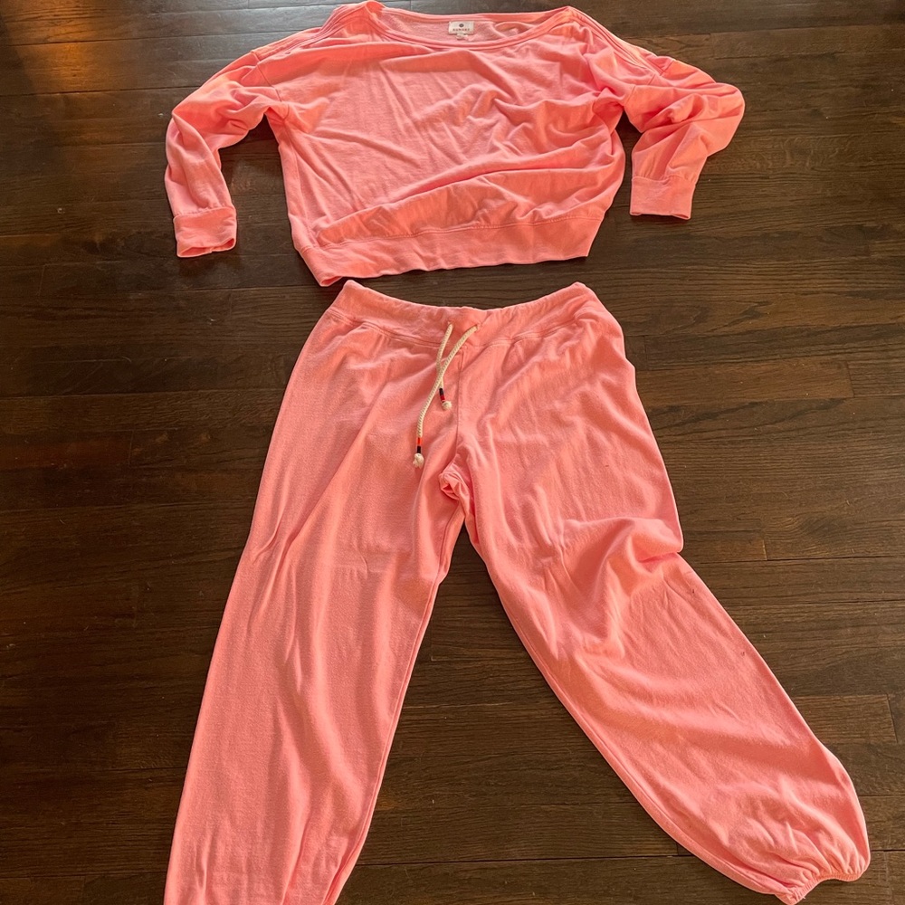 Almost new and never worn sundry pink sweatshirt and sweatpants